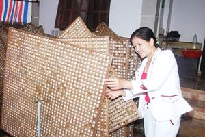 Nuôi tằm công nghệ mới thu 20 triệu đồng/tháng
