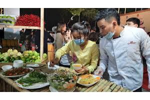 100 gian hàng đặc sản Made in Vietnam hội tụ tại hồ Hoàn Kiếm