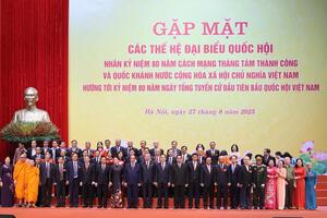 Tổng Bí thư Tô Lâm gặp mặt thế hệ đại biểu Quốc hội qua các thời kỳ