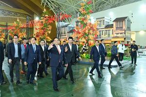 Thủ tướng Phạm Minh Chính dự tổng duyệt Hội chợ Mùa Thu lần thứ nhất - 2025