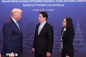 Chủ tịch nước gặp Tổng thống Hoa Kỳ và lãnh đạo các nước dự APEC 2025