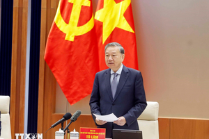 Tổng Bí thư: Xây dựng Hải Phòng thành trung tâm công nghiệp, cảng biển hiện đại