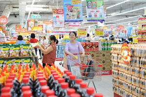 Bán lẻ hàng hóa và doanh thu dịch vụ tiêu dùng 6 tháng tăng 12,6%