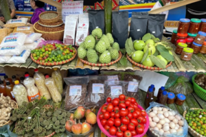 Thương mại, dịch vụ mở lối thoát nghèo cho bà con Mường Chiên