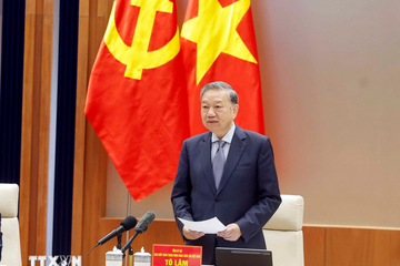 Tổng Bí thư: Xây dựng Hải Phòng thành trung tâm công nghiệp, cảng biển hiện đại