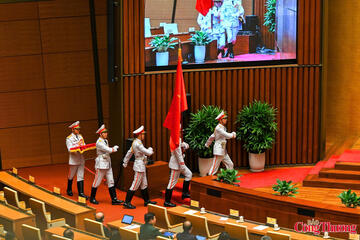 Chùm ảnh: Tân Chủ tịch Quốc hội Khóa XVI Trần Thanh Mẫn tuyên thệ