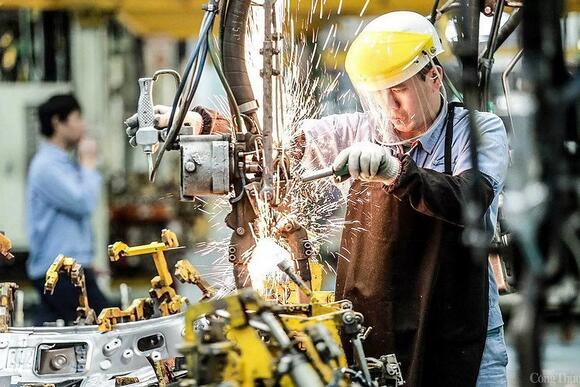 Thúc đẩy tăng trưởng kinh tế: Chuyên gia khuyến nghị gì?