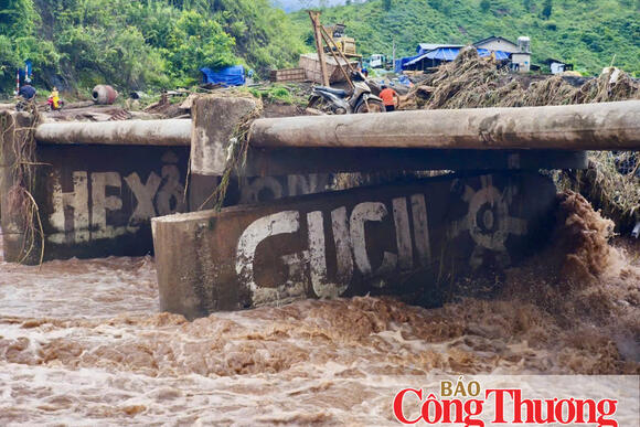 Lai Châu: Mưa lớn gây sạt lở nghiêm trọng, giao thông chia cắt