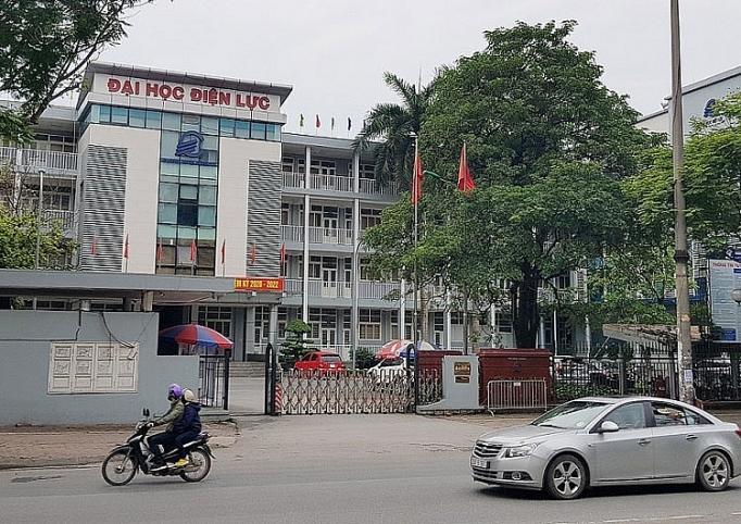 hieu truong truong dai hoc dien luc noi gi truoc thong tin tuyen sinh duoi diem chuan