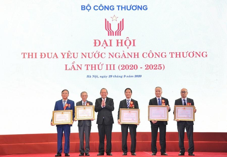 Phong trào thi đua yêu nước đóng góp tích cực vào thành công chung của ngành Công Thương