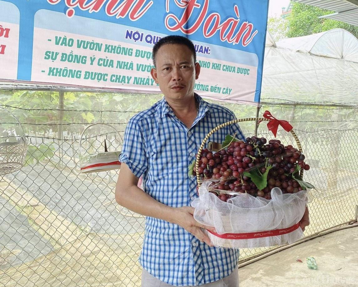Người nông dân Hải Dương “làm giàu từ đất”, thành tỷ phú nhờ trồng nho Hạ Đen Người nông dân Hải Dương “làm giàu từ đất”, thành tỷ phú nhờ trồng nho Hạ Đen