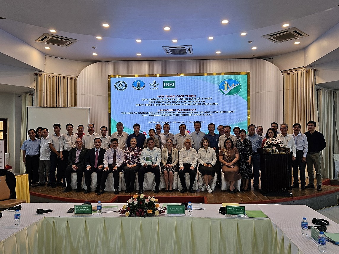 Bình Điền đồng hành cùng nông dân thực hiện đề án một triệu ha lúa chất lượng cao Bình Điền đồng hành cùng nông dân thực hiện đề án một triệu ha lúa chất lượng cao