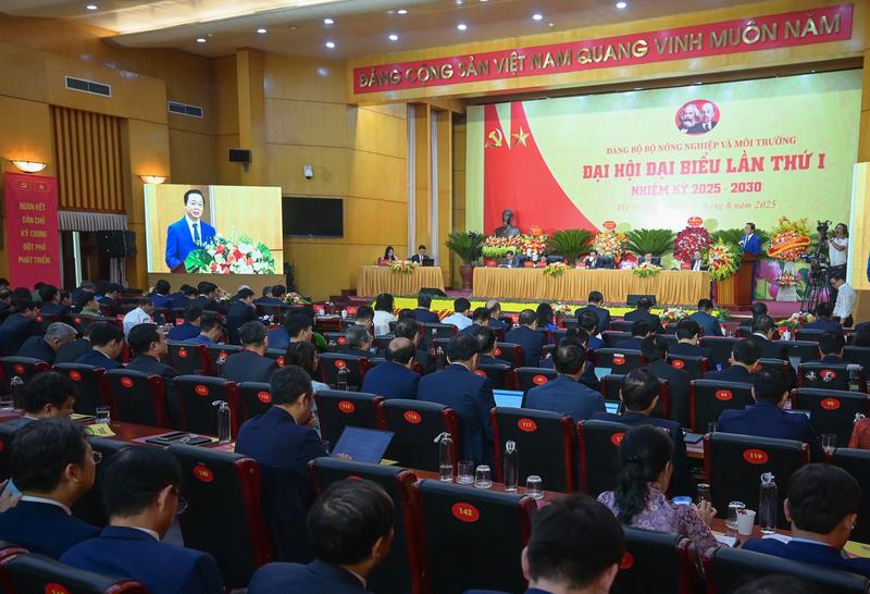 Phó Thủ tướng Chính phủ Trần Hồng Hà dự và chỉ đạo Đại hội. Ảnh: Bộ NN&MT