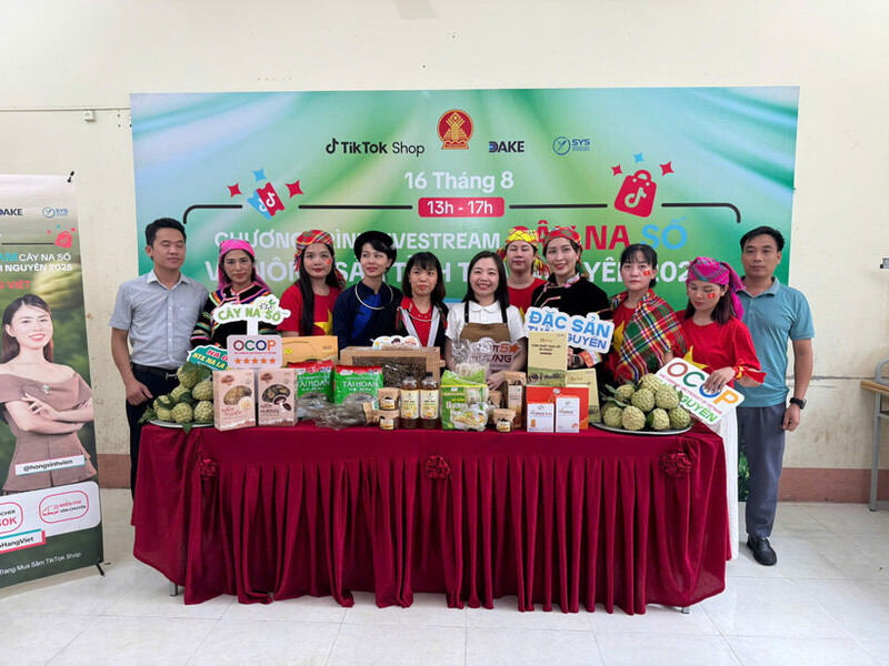 Phiên livestream “Nông sản Thái Nguyên - Tự hào hàng Việt” sau hơn 4 tiếng được hơn 10 triệu lượt tiếp cận, gần 190.000 lượt theo dõi, gần 500 đơn hàng được chốt. Ảnh: Văn Ngọc