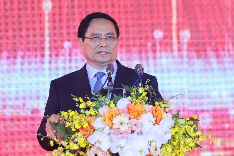 Thủ tướng Chính phủ cho biết, phát triển khoa học công nghệ, đổi mới sáng tạo và chuyển đổi số quốc gia là xu thế tất yếu, lựa chọn chiến lược, yêu cầu khách quan, ưu tiên hàng đầu, là sự nghiệp của toàn Đảng, toàn quân, toàn dân ta. Ảnh: VGP/Nhật Bắc