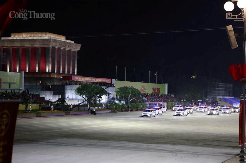 Buổi hợp luyện với sự tham gia của hơn 16.000 cán bộ, chiến sĩ của các đơn vị của quân đội, công an, cùng hệ thống vũ khí, khí tài hiện đại, với 43 khối đi, 18 khối đứng. Trong đó, đơn vị quân đội gồm 26 khối đi, 11 khối đứng, 6 khối xe pháo quân sự; công an có 17 khối đi, 7 khối đứng và 8 khối xe đặc chủng