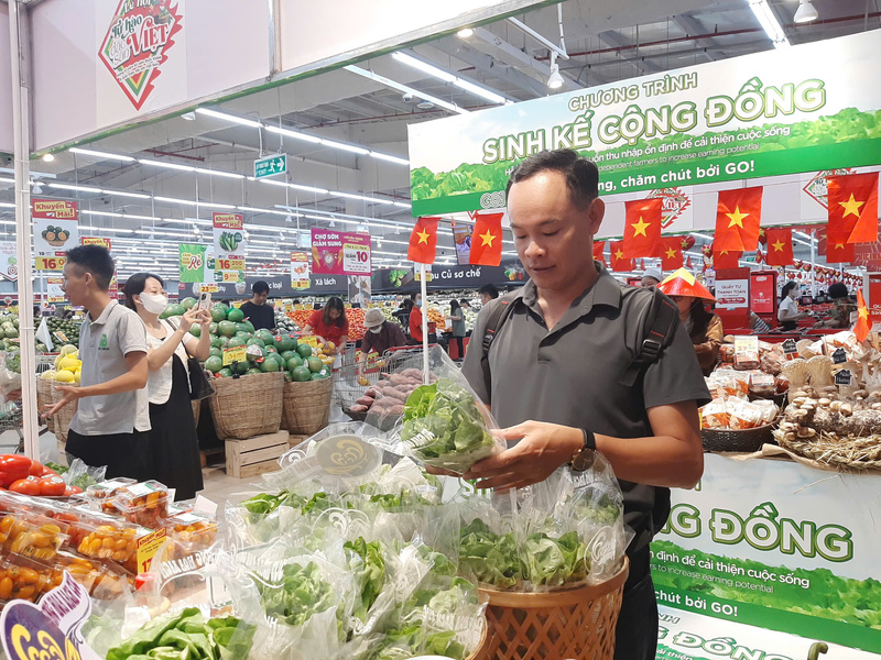 Các sản phẩm sinh kế cộng đồng của bà con khu vực đồng bào dân tộc thiểu số và miền núi có mặt tại Lễ hội. Ảnh: Nguyễn Hạnh