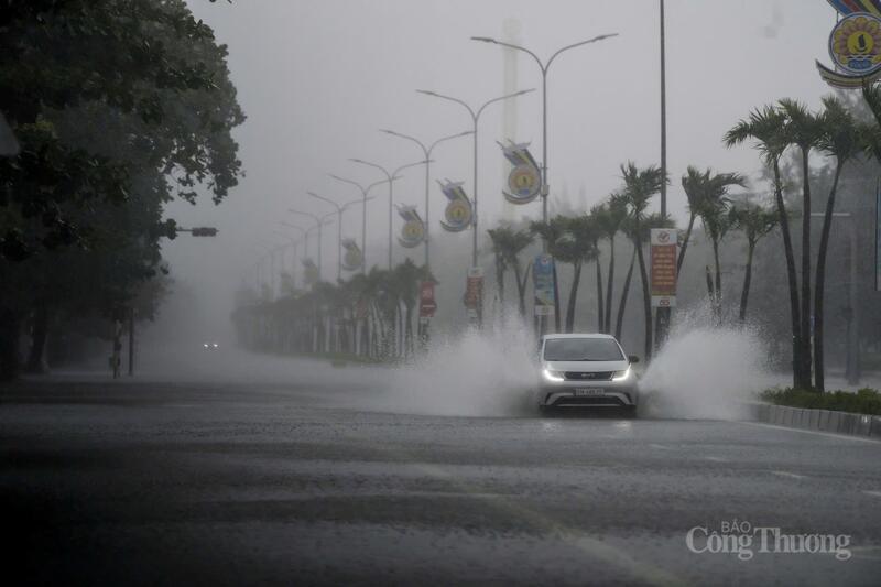 Tỉnh Nghệ An cấm đường tạm thời để đảm bảo an toàn tính mạng cho người dân