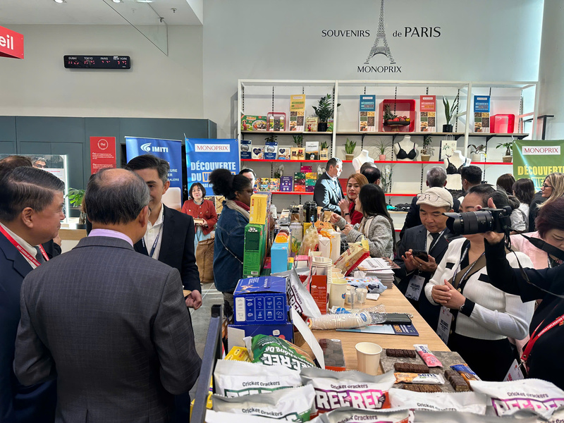 Hàng Việt được quảng bá tại hệ thống Monoprix (Paris, Pháp). Ảnh: Vietrade