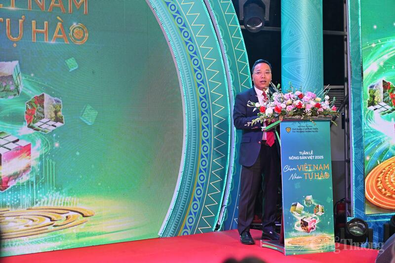 Phát biểu khai mạc Tuần lễ Nông sản Việt 2025, Thứ trưởng Bộ Công Thương Nguyễn Hoàng Long nhấn mạnh, chương trình Tuần lễ Nông sản Việt 2025 được thực hiện với mục đích quảng bá, giới thiệu các sản phẩm nông sản tiêu biểu, đặc sản vùng miền đạt tiêu chuẩn chất lượng đến người tiêu dùng trong nước và quốc tế.