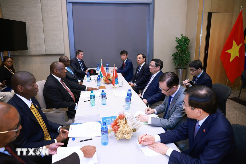 Thủ tướng Phạm Minh Chính hội kiến Tổng thống Cộng hòa Nam Phi Matamela Cyril Ramaphosa. Ảnh: Dương Giang/TTXVN