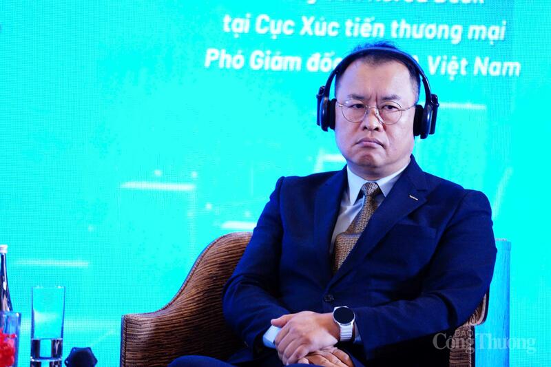 Ông Bok Dug Gyou - Trưởng ban Korea Desk tại Cục Xúc tiến thương mại, Phó Giám đốc KOTRA Việt Nam. Ảnh: Thái Mạnh