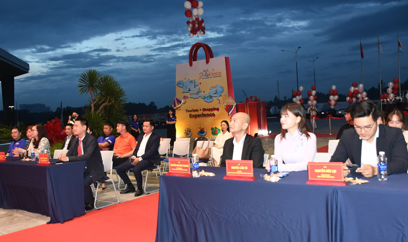 Đại biểu tham dự sự kiện. Ảnh: Minh Khuê.