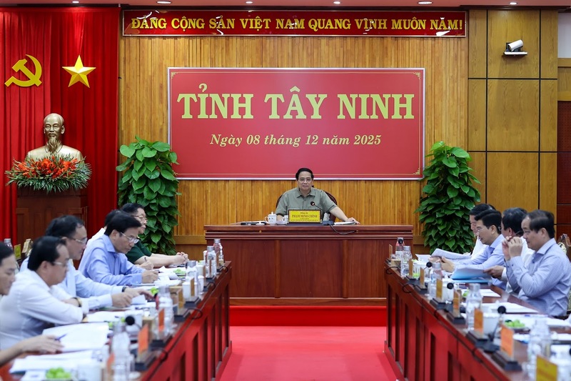 Thủ tướng Phạm Minh Chính làm việc với tỉnh Tây Ninh về tình hình phát triển kinh tế - xã hội, bảo đảm quốc phòng, an ninh năm 2025, phương hướng, nhiệm vụ, giải pháp thời gian tới. Ảnh: VGP/Nhật Bắc