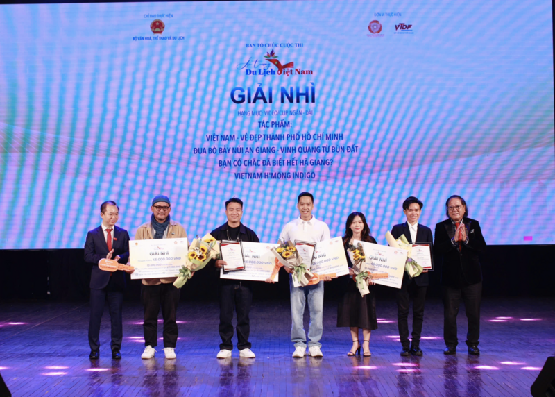 Kể chuyện Việt Nam bằng hình ảnh: Sức bật mới của ngành du lịch - 4