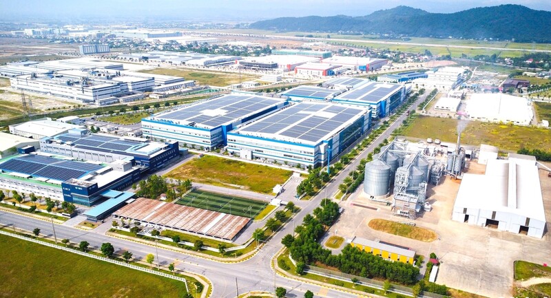 VSIP Nghệ An được xây dựng đồng bộ, hiện đại. Ảnh: Mai Liễu