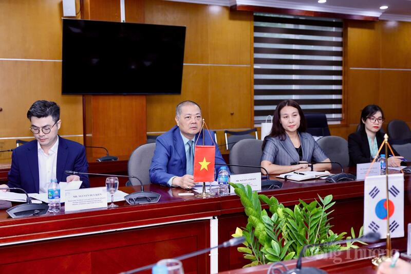 Ông Nguyễn Anh Sơn - Cục trưởng Cục Xuất nhập khẩu phát biểu tại buổi làm việc. Ảnh Quỳnh Trang