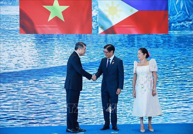 Tổng thống Philippines Ferdinand Romualdez Marcos Jr, Chủ tịch ASEAN năm 2026 đón Thủ tướng Lê Minh Hưng dự khai mạc Hội nghị Cấp cao ASEAN lần thứ 48. Ảnh: Dương Giang/TTXVN
