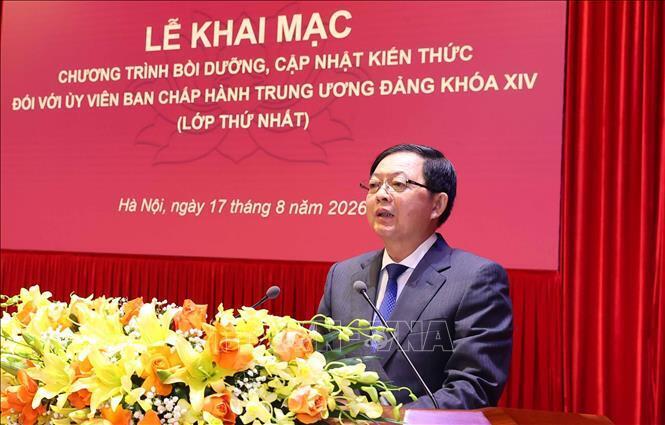 Đồng chí Hồ Quốc Dũng, Ủy viên Trung ương Đảng, Phó Thủ tướng, đại diện các học viên phát biểu. Ảnh: Văn Điệp/TTXVN